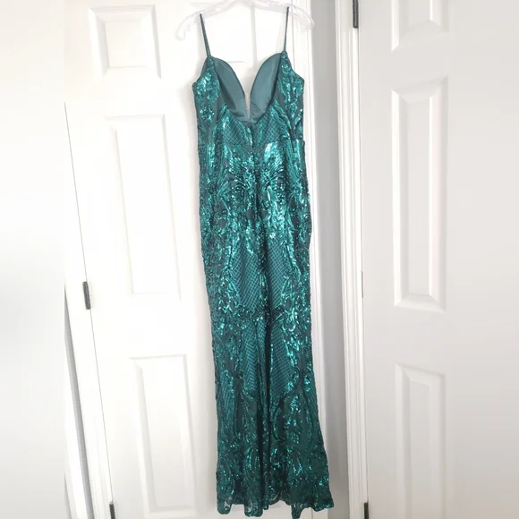 Emerald green mermaid/trumpet style formal gown / prom dress - Size 10